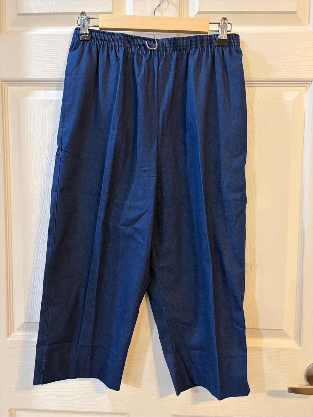 Alfred Dunner Women’s Elastic-Waist Denim Capris NWT